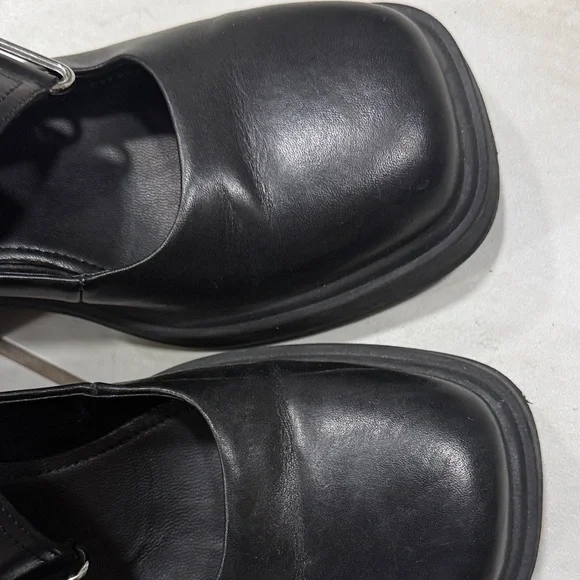Vagabond Women's Black Leather Mary Jane Heels - Picture 7 of 8